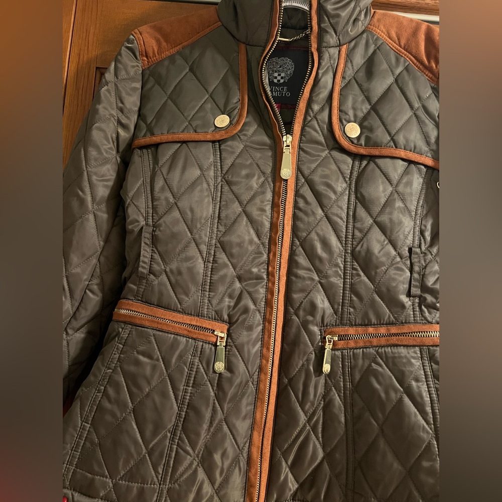 Vince Camuto Olive Green Quilted Jacket with Brown Trim - Picture 2 of 4